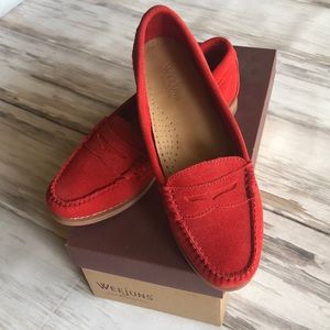 GH BASS WEEJUNS WOMANS SIZE 7.5 suede loafers